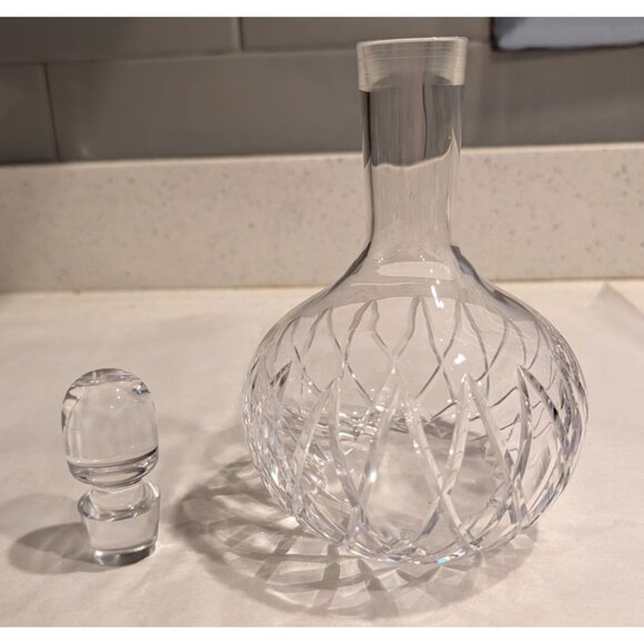 Elegant Crystal Decanter with Stopper 6" Tall barware - Picture 5 of 14
